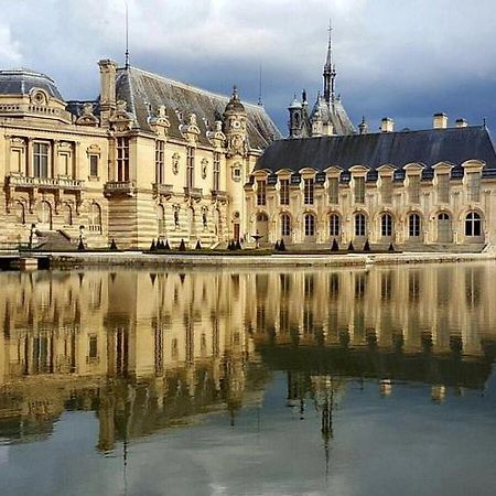 Petit Cocon Proche Gare Et Commerces Chantilly Exterior photo